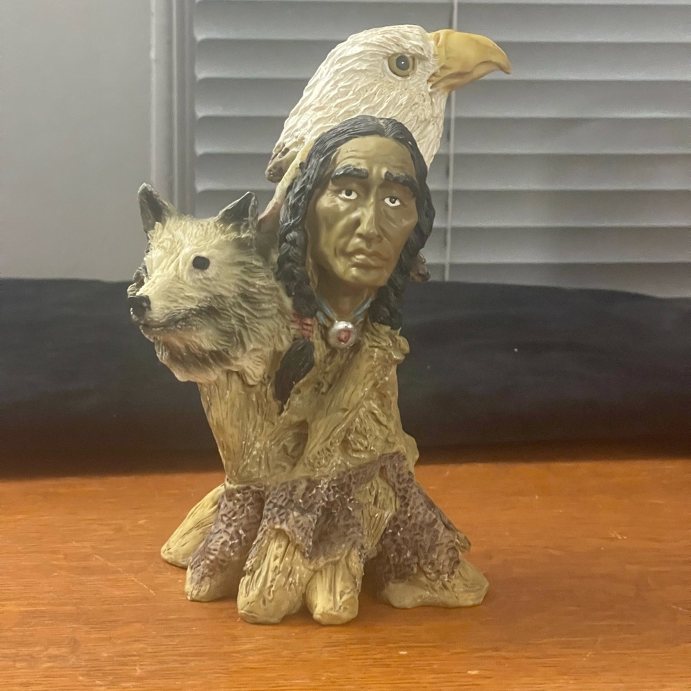 resin collectible figurine depicting a Native American Indian Chief